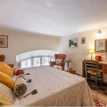 Bed and Breakfast Palazzo Santa Caterina 4*